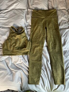 JoyLab Sports Bra and Leggings Yoga Set